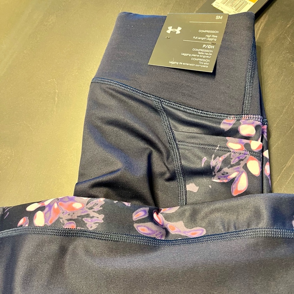 🆕 NWT SM Navy w/pink Coldgear Armour compression leggings